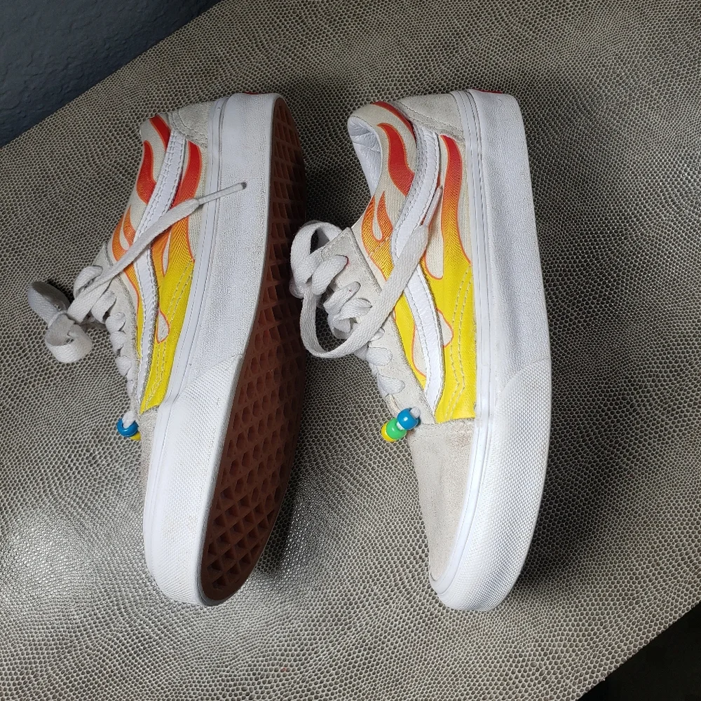 Vans skater flames kids unisex tennis shoes sneakers size 3.5